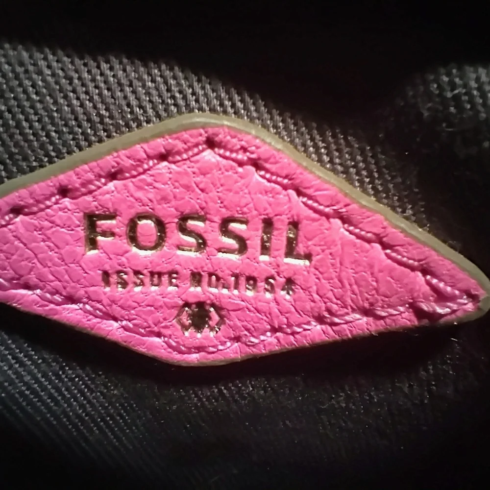 Geometric Multicolor Women's Fossil Wristlet - Picture 4 of 4